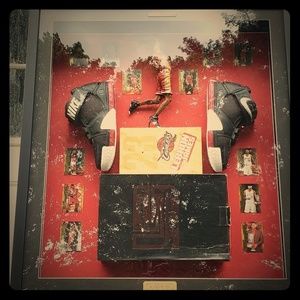 Frame Authentic Retro Nike Lebron James Sneakers